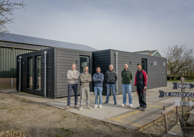 Respectfarms – Jeroen Zeylmans – Tom van der Heiden – Charilaos Korkontzalos – Ruud Out – Ralf Becks – Corne╠ü van Leeuwen – 012